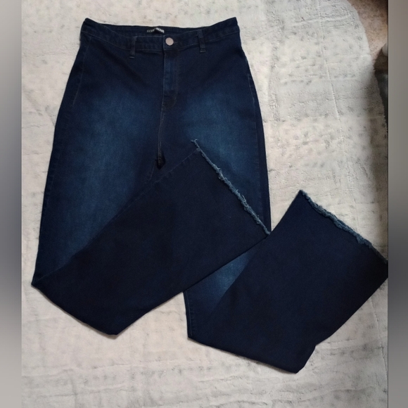Fashion Nova High Waisted Flared Stretch Jeans - Dark Wash - Size 15 (31" Waist) - Picture 2 of 5